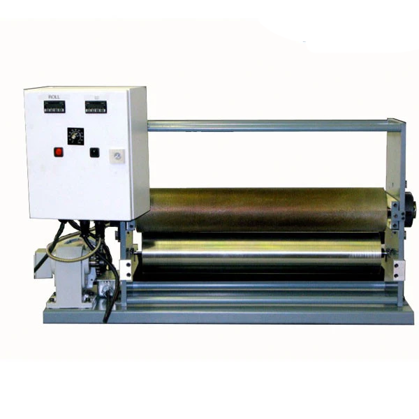 Hot melt roll coater for top or bottom coating